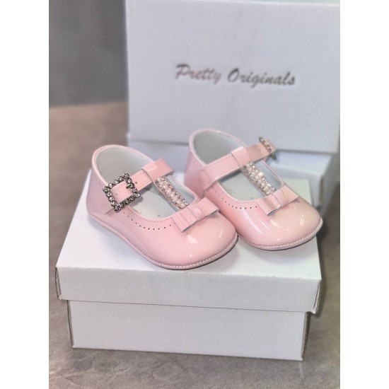 Pretty Originals Pink Patent Pram Shoes with a Diamanté Buckle and bow UE03286D