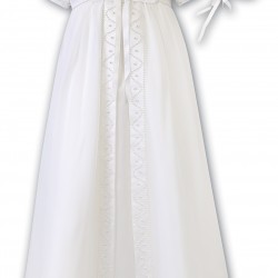 AW26 Sarah Louise white christening gown with daisy details 001055