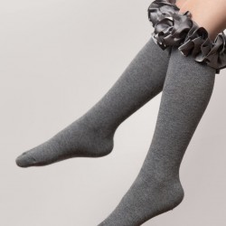 Caramelo Kids Grey Ruffle ribbon knee length socks 044918